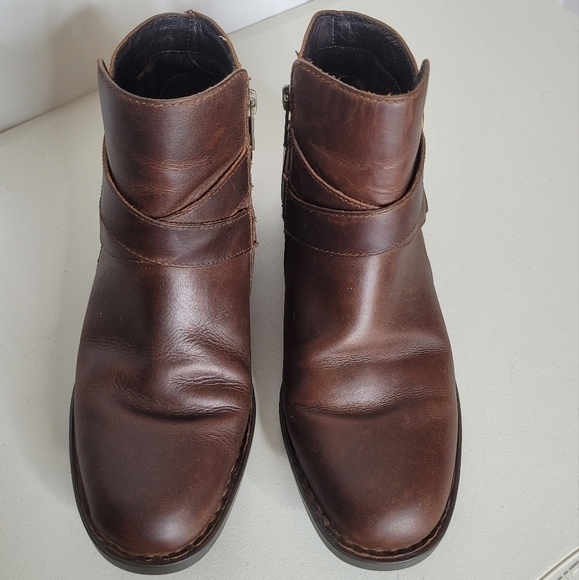 Born Women's Menswear-Inspired Dark Brown Distressed Chaval Booties - Size 9.5 - Picture 7 of 15